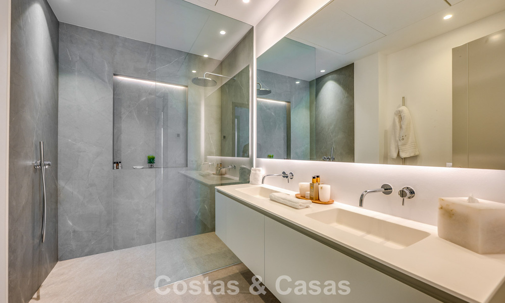 Impressive Contemporary Villa for Sale on the frontline golf on the New Golden Mile between Marbella and Estepona 791387