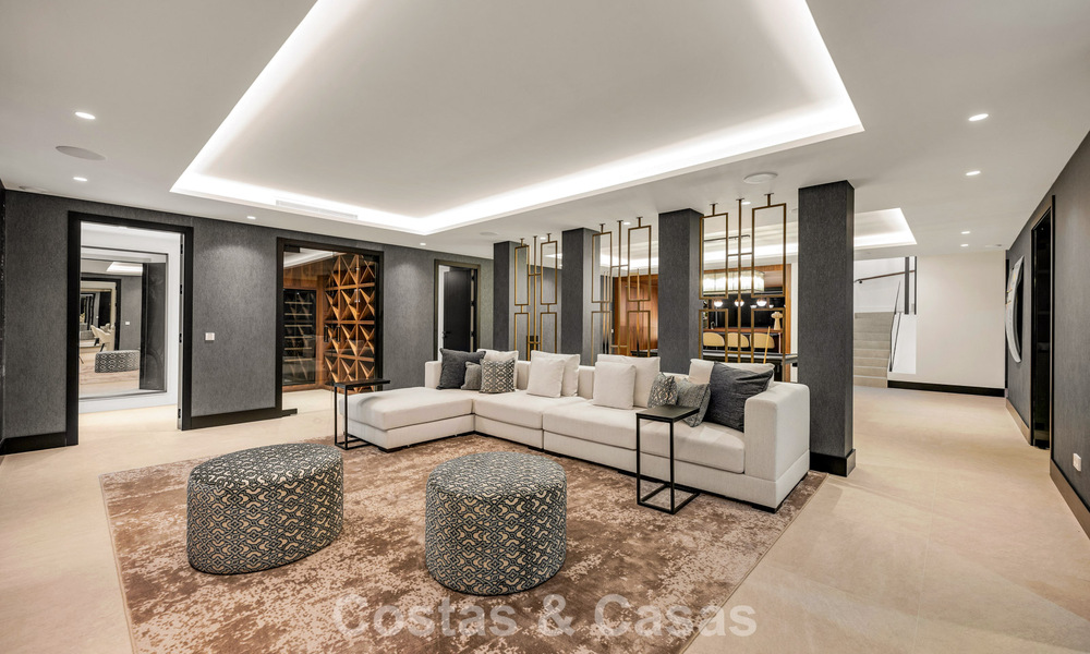 Impressive Contemporary Villa for Sale on the frontline golf on the New Golden Mile between Marbella and Estepona 791392