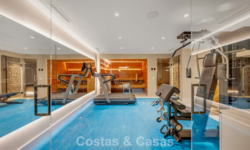 Impressive Contemporary Villa for Sale on the frontline golf on the New Golden Mile between Marbella and Estepona 791394