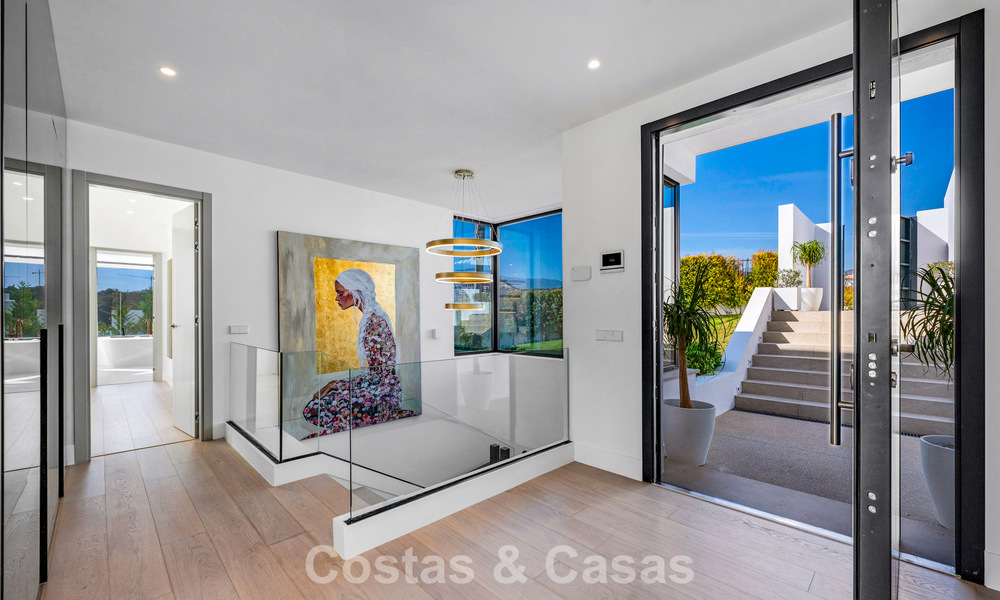 Impressive Contemporary Villa for Sale on the frontline golf on the New Golden Mile between Marbella and Estepona 791402