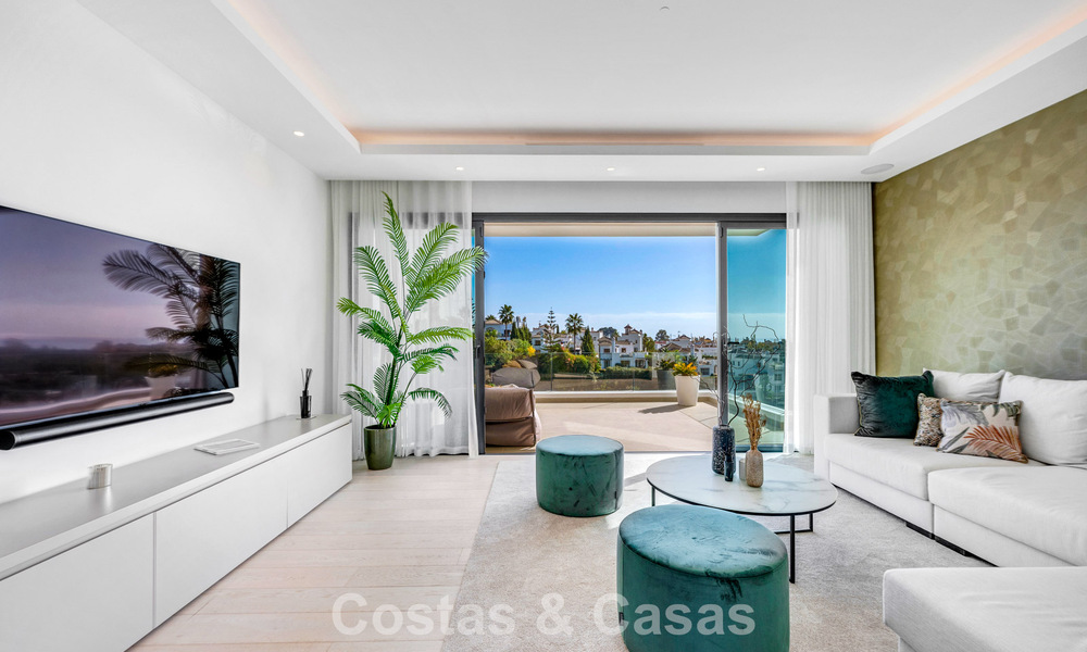 Impressive Contemporary Villa for Sale on the frontline golf on the New Golden Mile between Marbella and Estepona 791404