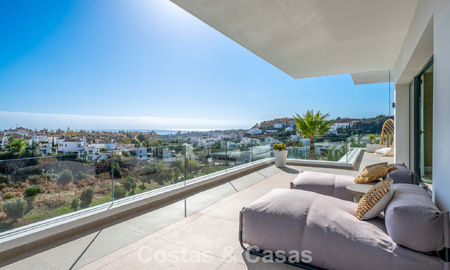 Impressive Contemporary Villa for Sale on the frontline golf on the New Golden Mile between Marbella and Estepona 791406