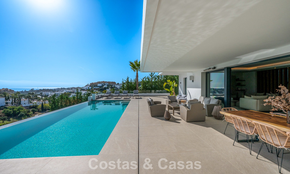 Impressive Contemporary Villa for Sale on the frontline golf on the New Golden Mile between Marbella and Estepona 791409