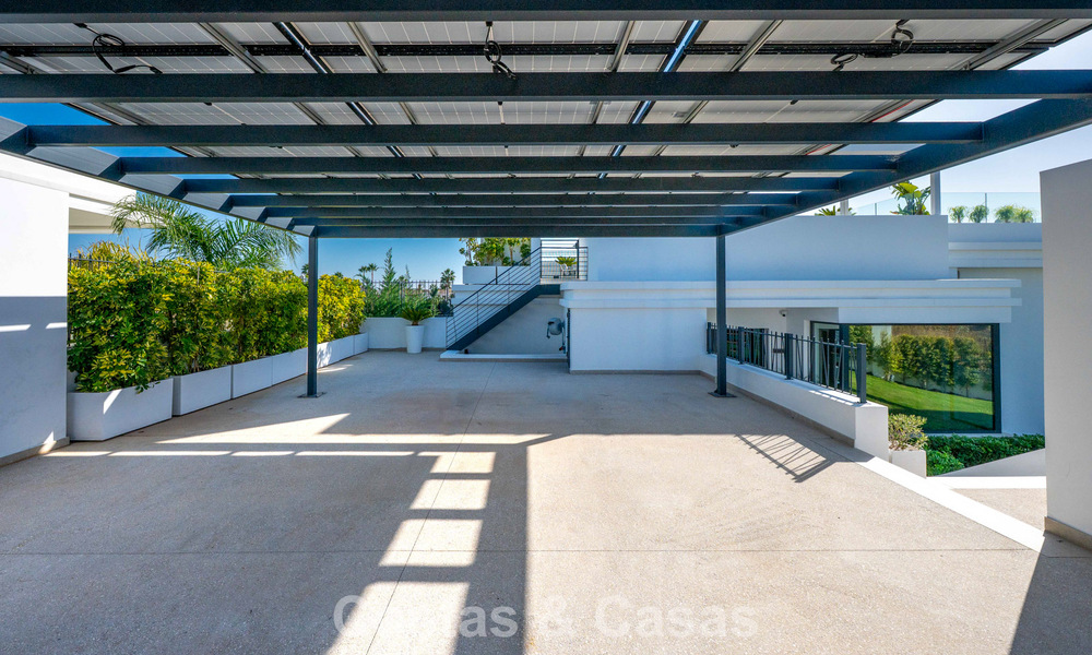 Impressive Contemporary Villa for Sale on the frontline golf on the New Golden Mile between Marbella and Estepona 791412