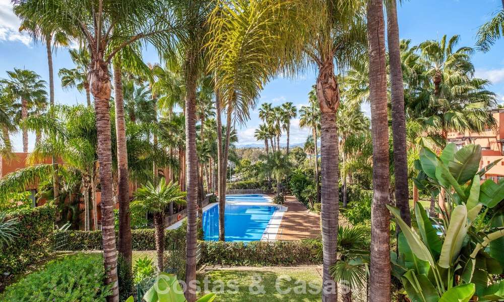 Modernised luxury 4-bedroom townhouse for sale on Marbella’s Golden Mile 791344
