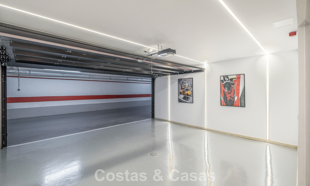 Modernised luxury 4-bedroom townhouse for sale on Marbella’s Golden Mile 791370