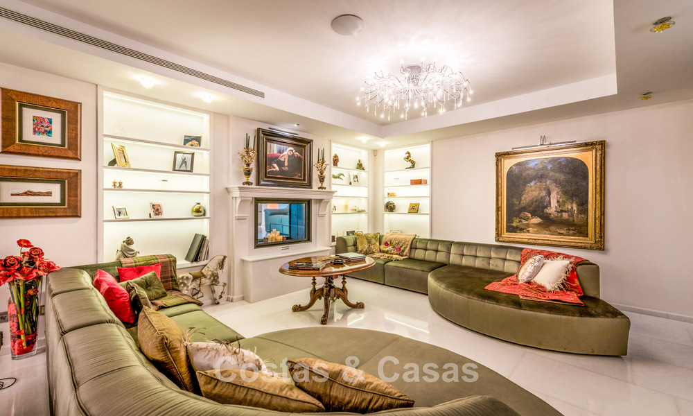 Exclusive villa for sale, frontline golf, in a prestigious urbanisation in Nueva Andalucía, Marbella 791434