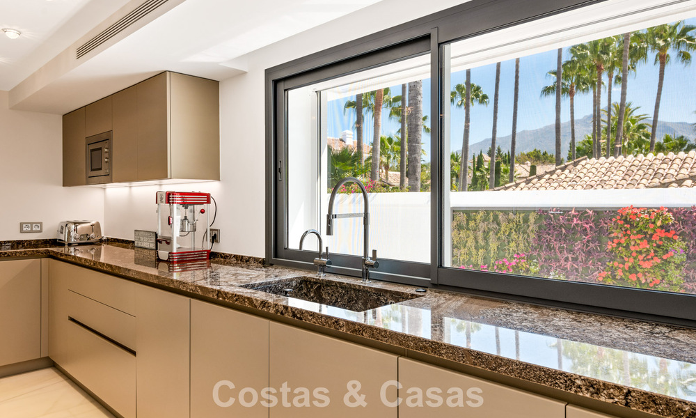 Exclusive villa for sale, frontline golf, in a prestigious urbanisation in Nueva Andalucía, Marbella 791474