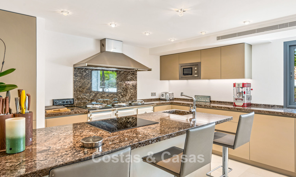 Exclusive villa for sale, frontline golf, in a prestigious urbanisation in Nueva Andalucía, Marbella 791475