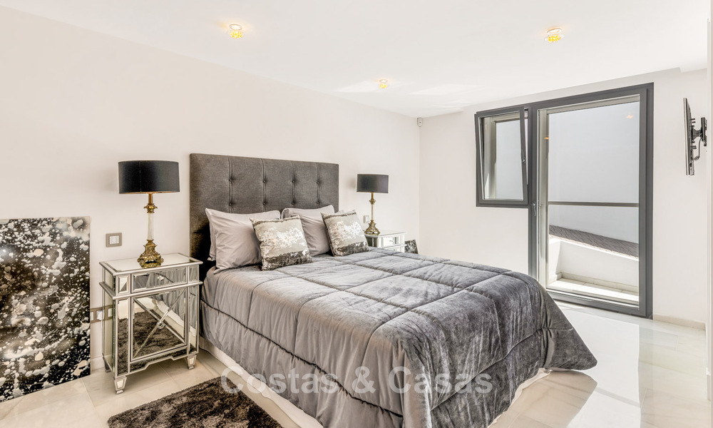 Exclusive villa for sale, frontline golf, in a prestigious urbanisation in Nueva Andalucía, Marbella 791478