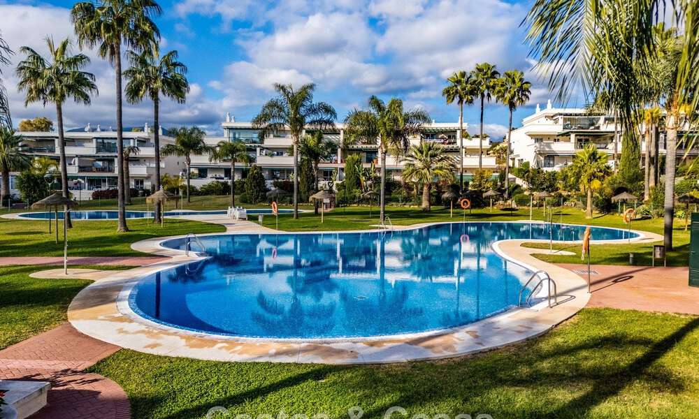 Contemporary renovated apartment for sale in Nueva Andalucía, within walking distance of the beach and Puerto Banús, Marbella 790894