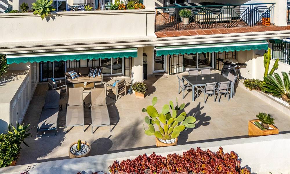 Contemporary renovated apartment for sale in Nueva Andalucía, within walking distance of the beach and Puerto Banús, Marbella 790897