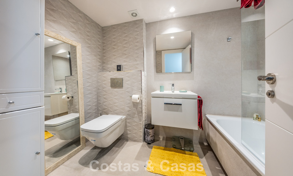 Contemporary renovated apartment for sale in Nueva Andalucía, within walking distance of the beach and Puerto Banús, Marbella 790899