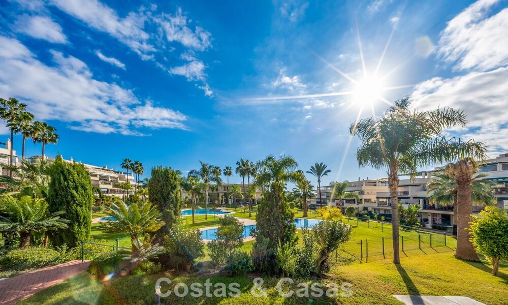 Contemporary renovated apartment for sale in Nueva Andalucía, within walking distance of the beach and Puerto Banús, Marbella 790917