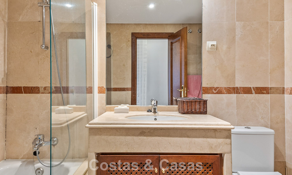 Ready-to-move-in apartment for sale just steps from the beach in Marbella 791495