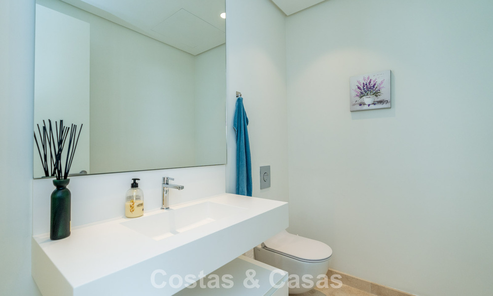 Luxurious 3-bedroom apartment for sale with panoramic sea views in a gated resort in Marbella - Benahavis 791548