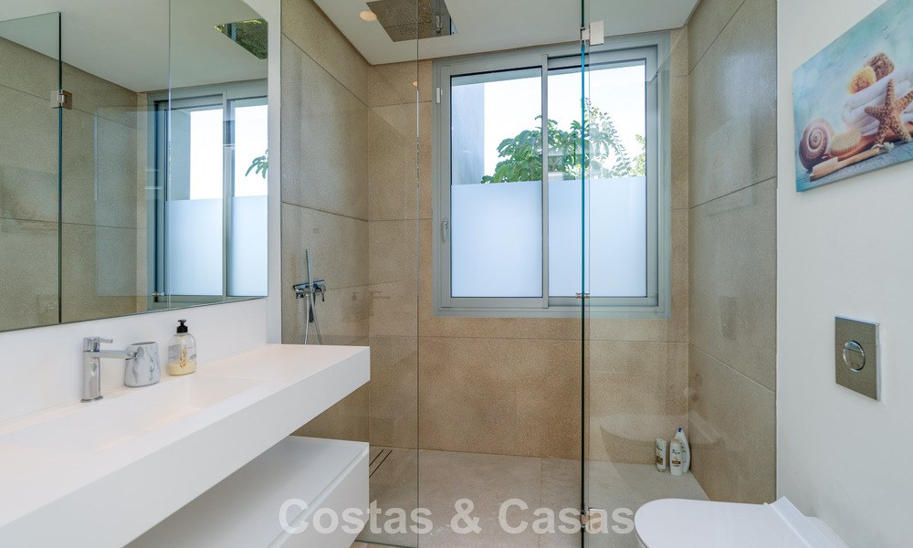 Luxurious 3-bedroom apartment for sale with panoramic sea views in a gated resort in Marbella - Benahavis 791552