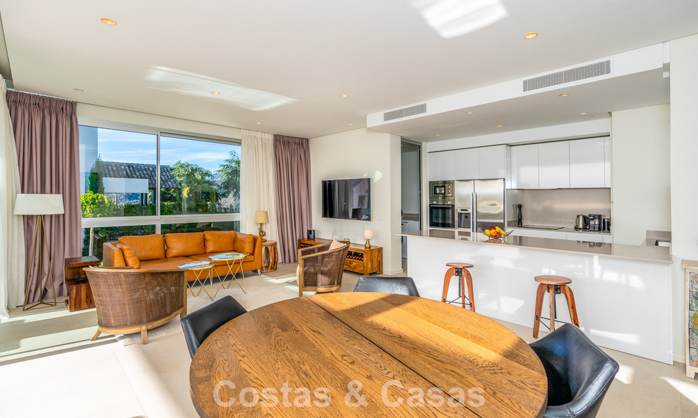 Luxurious 3-bedroom apartment for sale with panoramic sea views in a gated resort in Marbella - Benahavis 791559