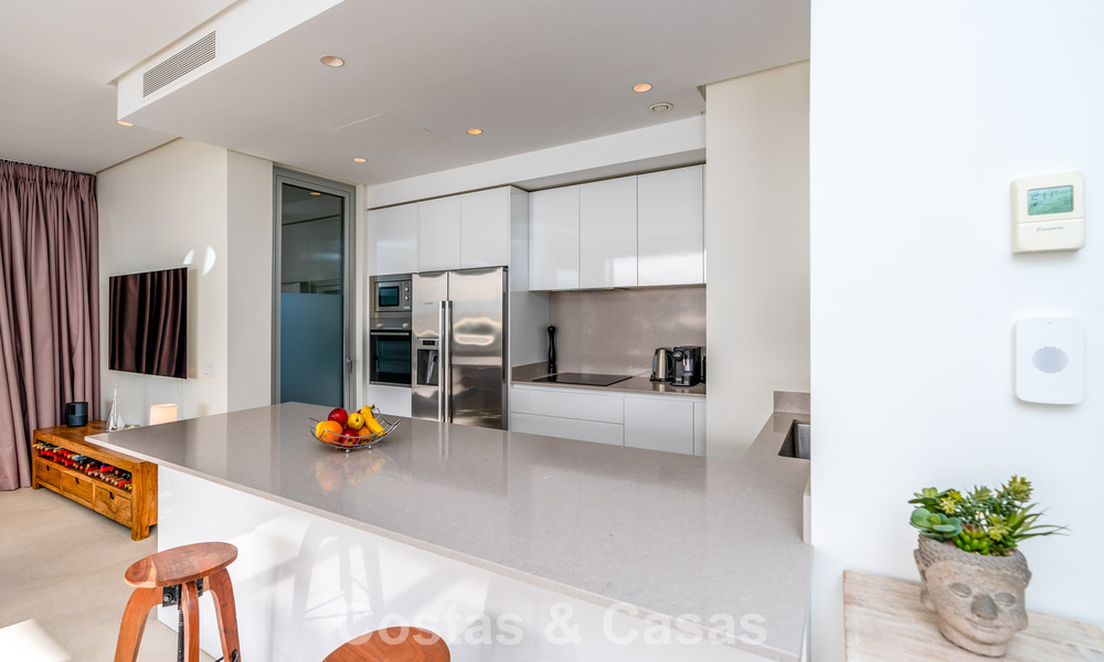 Luxurious 3-bedroom apartment for sale with panoramic sea views in a gated resort in Marbella - Benahavis 791570