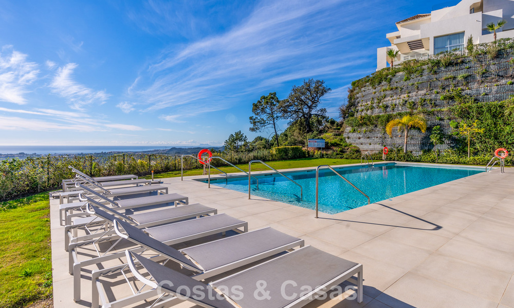 Luxurious 3-bedroom apartment for sale with panoramic sea views in a gated resort in Marbella - Benahavis 791577