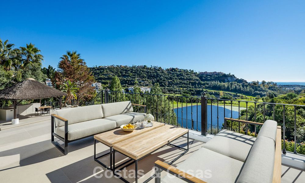 Luxury class villa for sale front-line golf with panoramic views in Marbella - Benahavís 791604