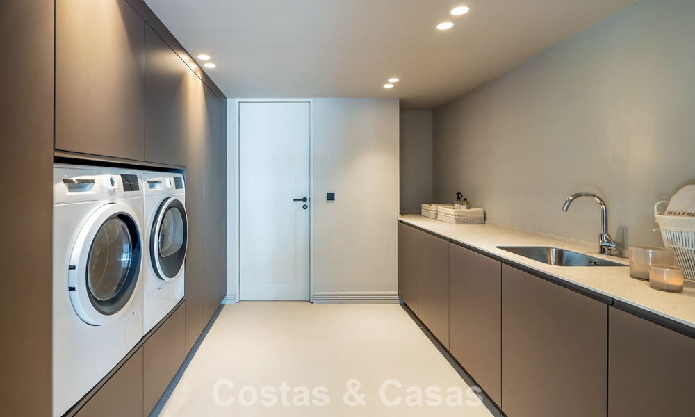 Luxury class villa for sale front-line golf with panoramic views in Marbella - Benahavís 791617