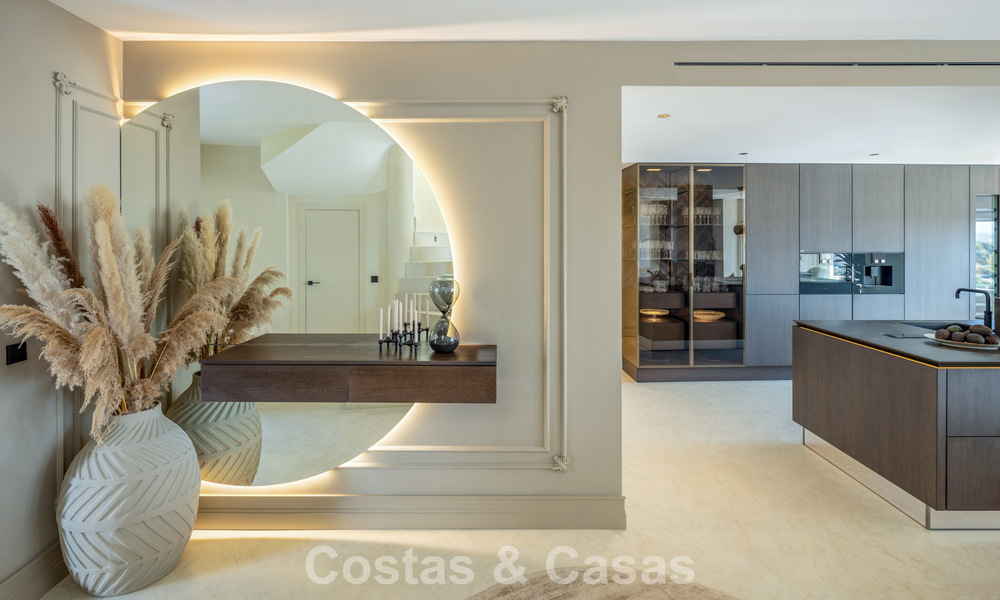 Exclusive duplex penthouse with private pool and panoramic sea views for sale on Marbella’s Golden Mile 791639