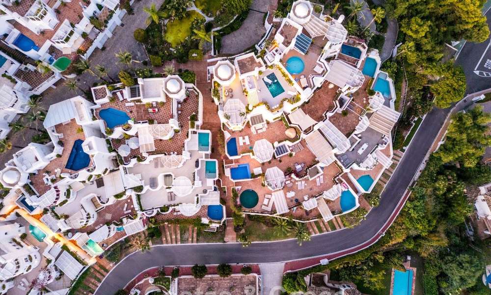 Exclusive duplex penthouse with private pool and panoramic sea views for sale on Marbella’s Golden Mile 791649