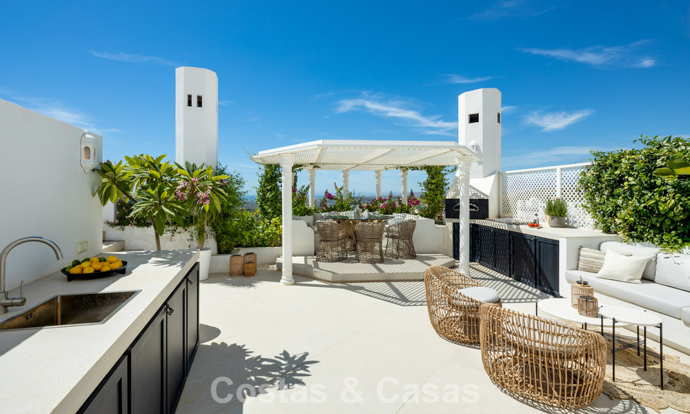 Exclusive duplex penthouse with private pool and panoramic sea views for sale on Marbella’s Golden Mile 791658