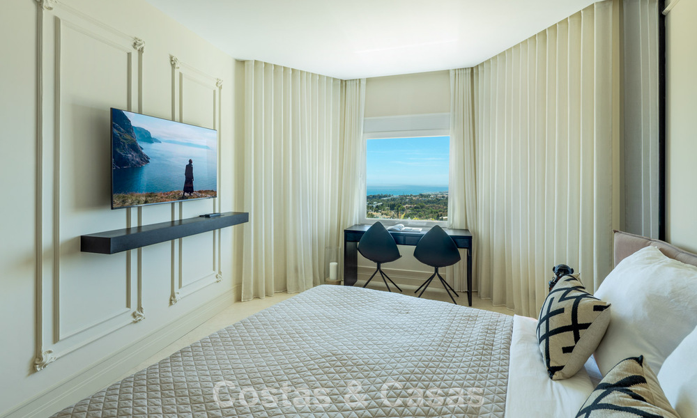 Exclusive duplex penthouse with private pool and panoramic sea views for sale on Marbella’s Golden Mile 791665