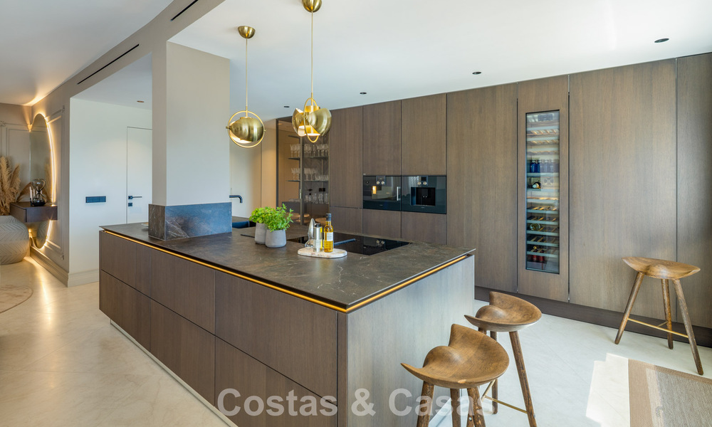 Exclusive duplex penthouse with private pool and panoramic sea views for sale on Marbella’s Golden Mile 791668