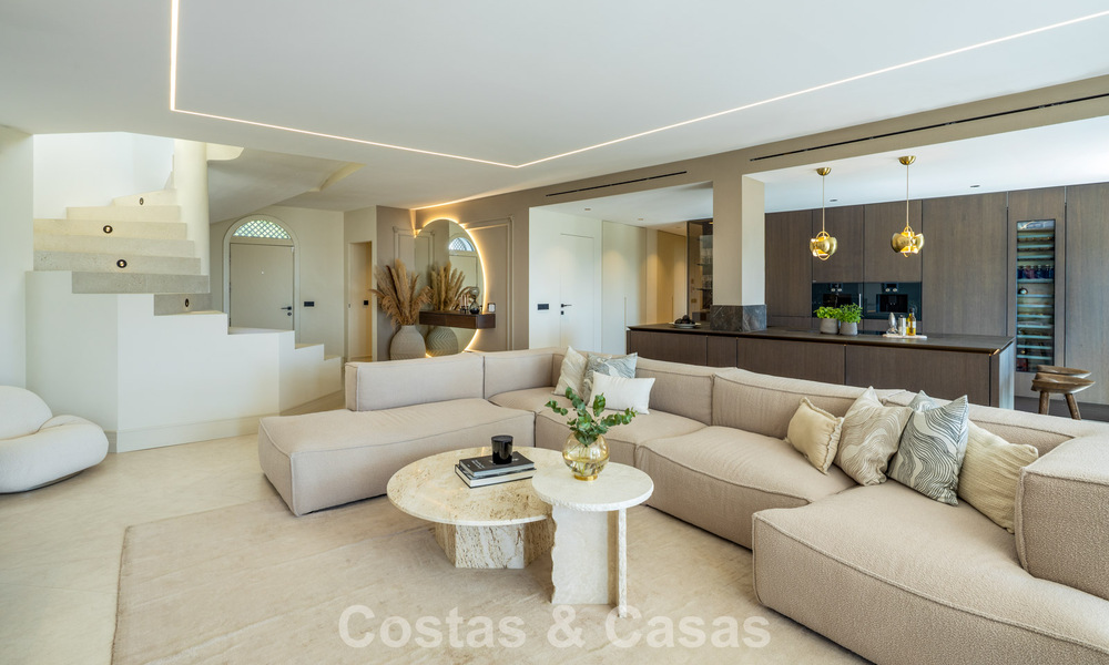 Exclusive duplex penthouse with private pool and panoramic sea views for sale on Marbella’s Golden Mile 791669