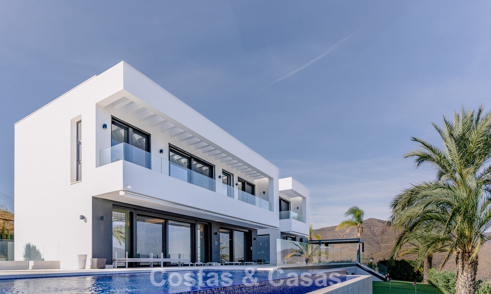 Brand-new, modern luxury villa with sea views for sale in a golf resort in Mijas, Costa del Sol 791683