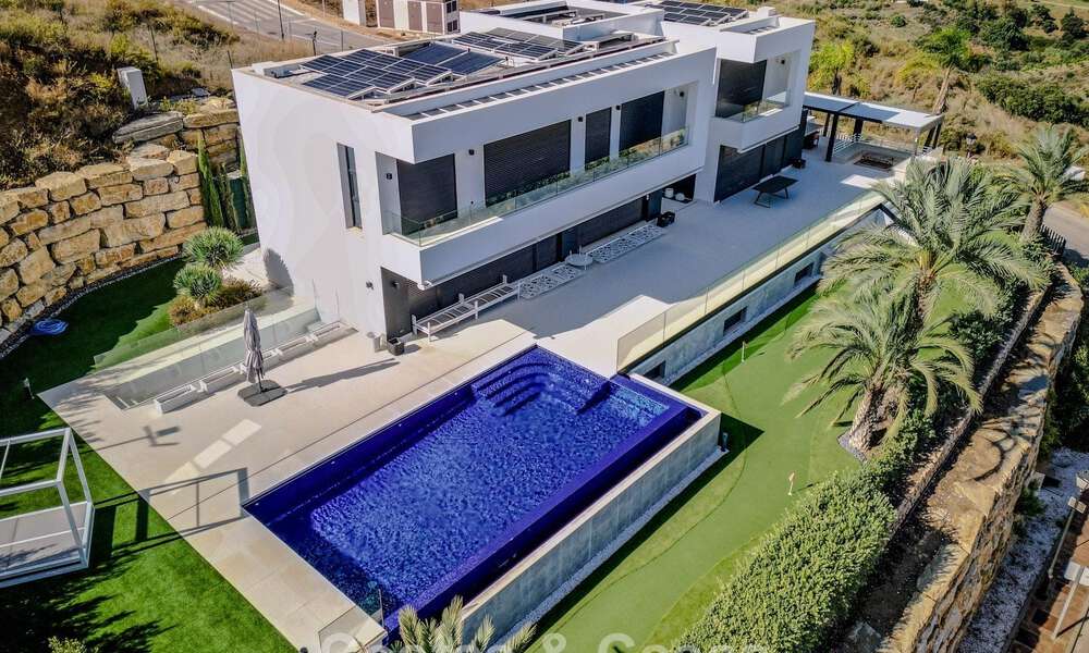 Brand-new, modern luxury villa with sea views for sale in a golf resort in Mijas, Costa del Sol 791692