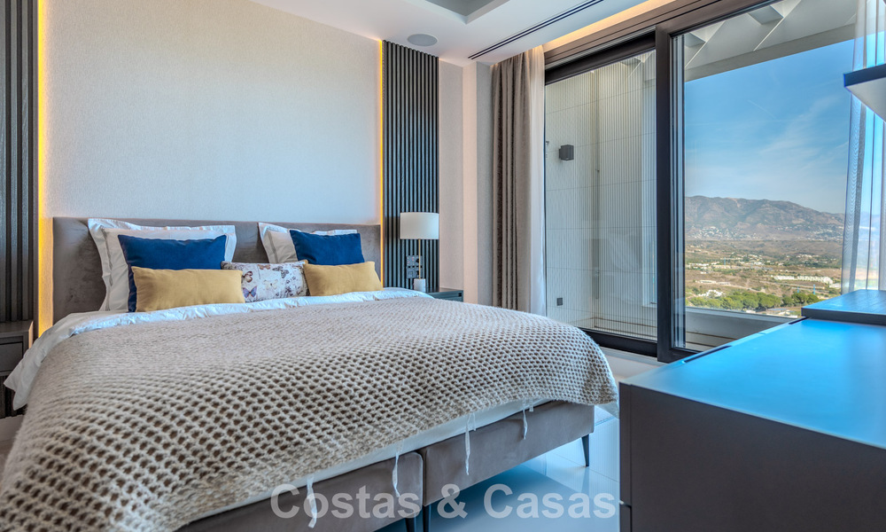 Brand-new, modern luxury villa with sea views for sale in a golf resort in Mijas, Costa del Sol 791695