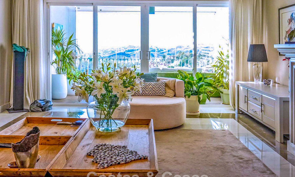 Move-in-ready, spacious top-floor apartment with stunning sea views for sale in Marbella - Benahavís 791763