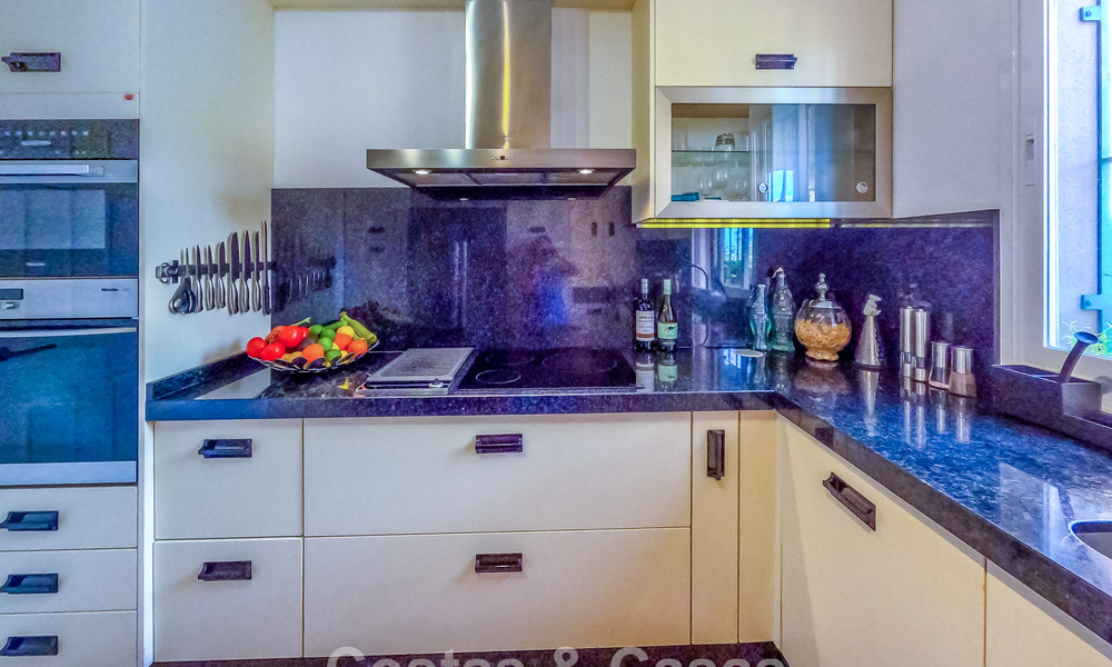 Move-in-ready, spacious top-floor apartment with stunning sea views for sale in Marbella - Benahavís 791767