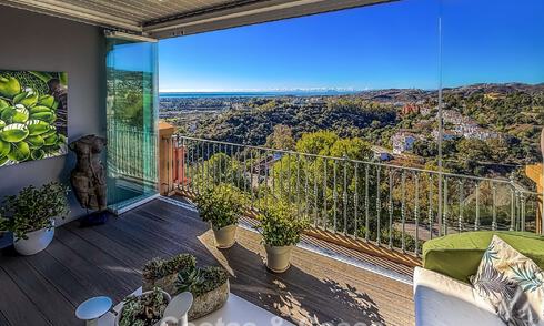 Move-in-ready, spacious top-floor apartment with stunning sea views for sale in Marbella - Benahavís 791780