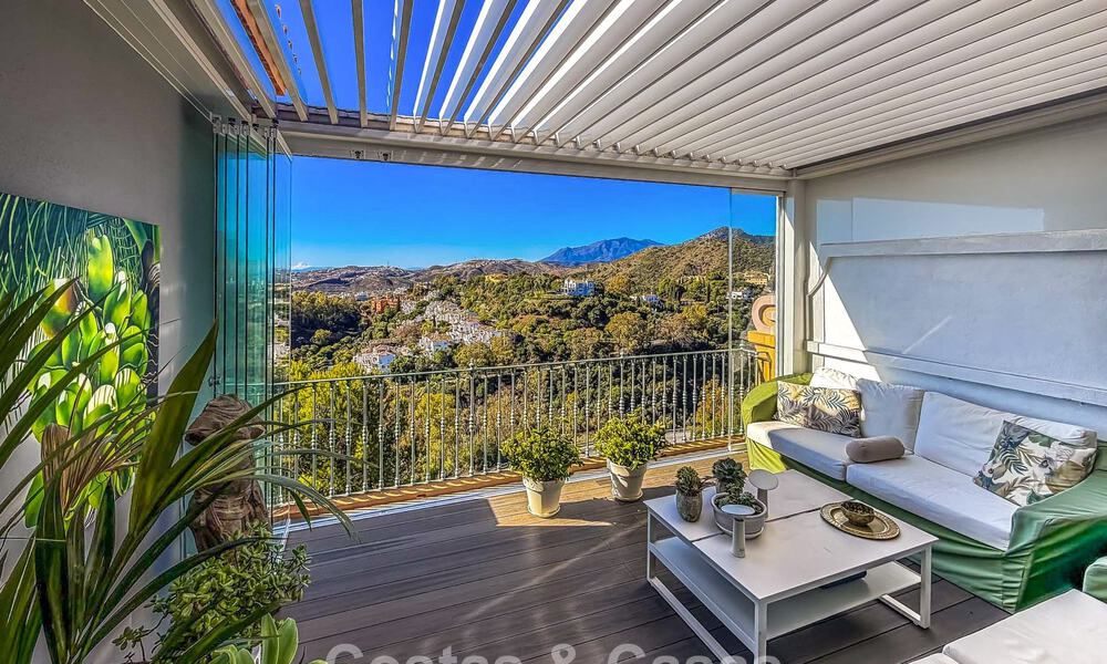 Move-in-ready, spacious top-floor apartment with stunning sea views for sale in Marbella - Benahavís 791781