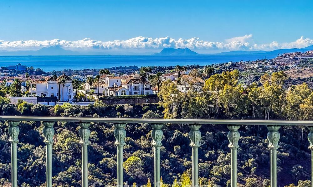 Move-in-ready, spacious top-floor apartment with stunning sea views for sale in Marbella - Benahavís 791782