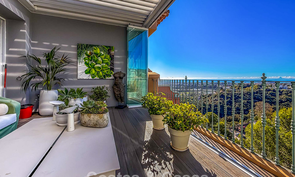 Move-in-ready, spacious top-floor apartment with stunning sea views for sale in Marbella - Benahavís 791783