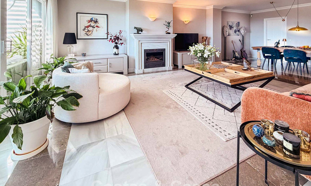 Move-in-ready, spacious top-floor apartment with stunning sea views for sale in Marbella - Benahavís 791787