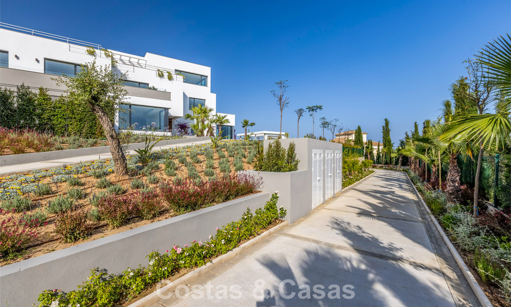 Brand-new luxury villa with advanced contemporary design for sale in Sotogrande Alto, Costa del Sol 791839