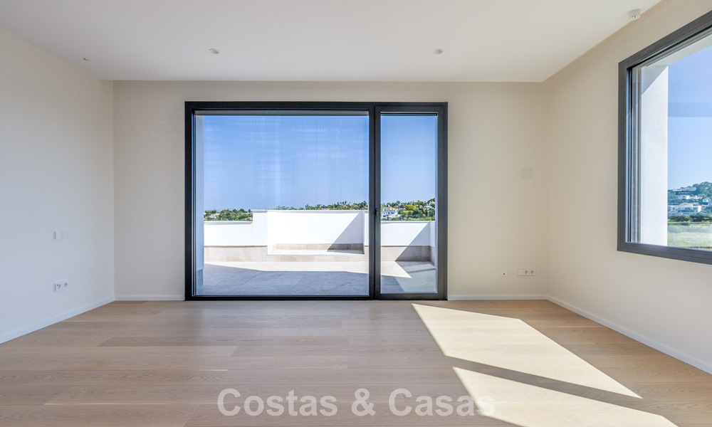 Brand-new luxury villa with advanced contemporary design for sale in Sotogrande Alto, Costa del Sol 791850