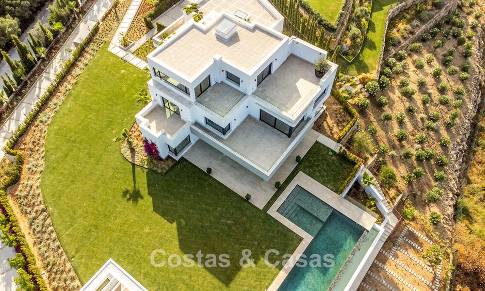 Brand-new luxury villa with advanced contemporary design for sale in Sotogrande Alto, Costa del Sol 791854