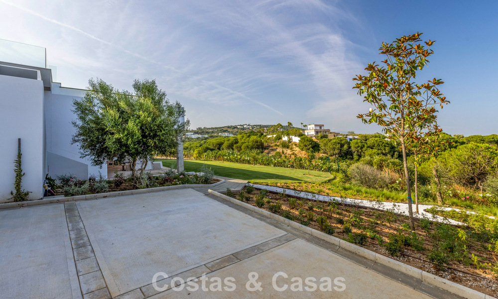 Brand-new luxury villa with advanced contemporary design for sale in Sotogrande Alto, Costa del Sol 791862
