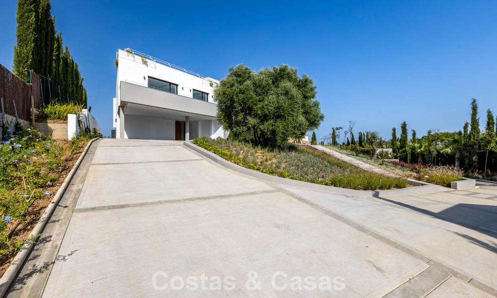 Brand-new luxury villa with advanced contemporary design for sale in Sotogrande Alto, Costa del Sol 791869