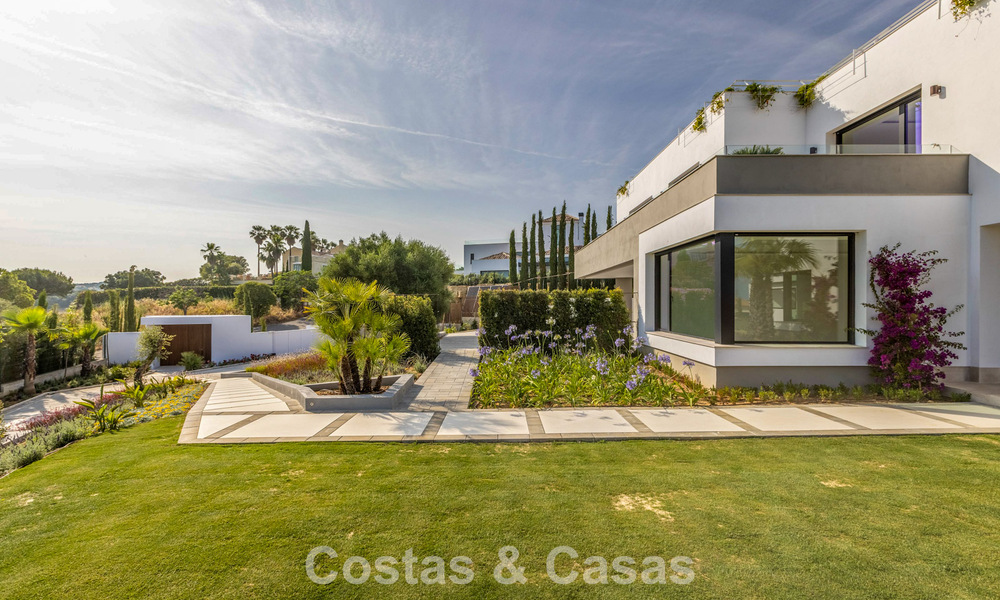 Brand-new luxury villa with advanced contemporary design for sale in Sotogrande Alto, Costa del Sol 791872