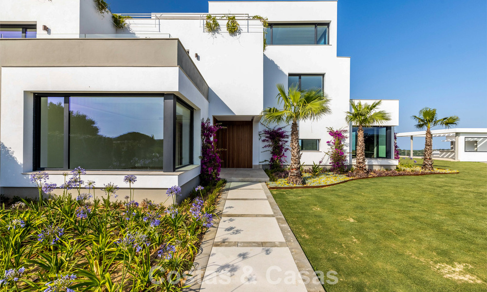 Brand-new luxury villa with advanced contemporary design for sale in Sotogrande Alto, Costa del Sol 791880