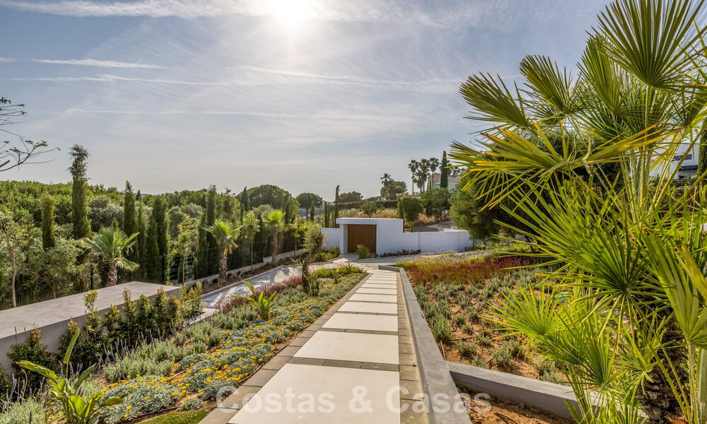 Brand-new luxury villa with advanced contemporary design for sale in Sotogrande Alto, Costa del Sol 791882